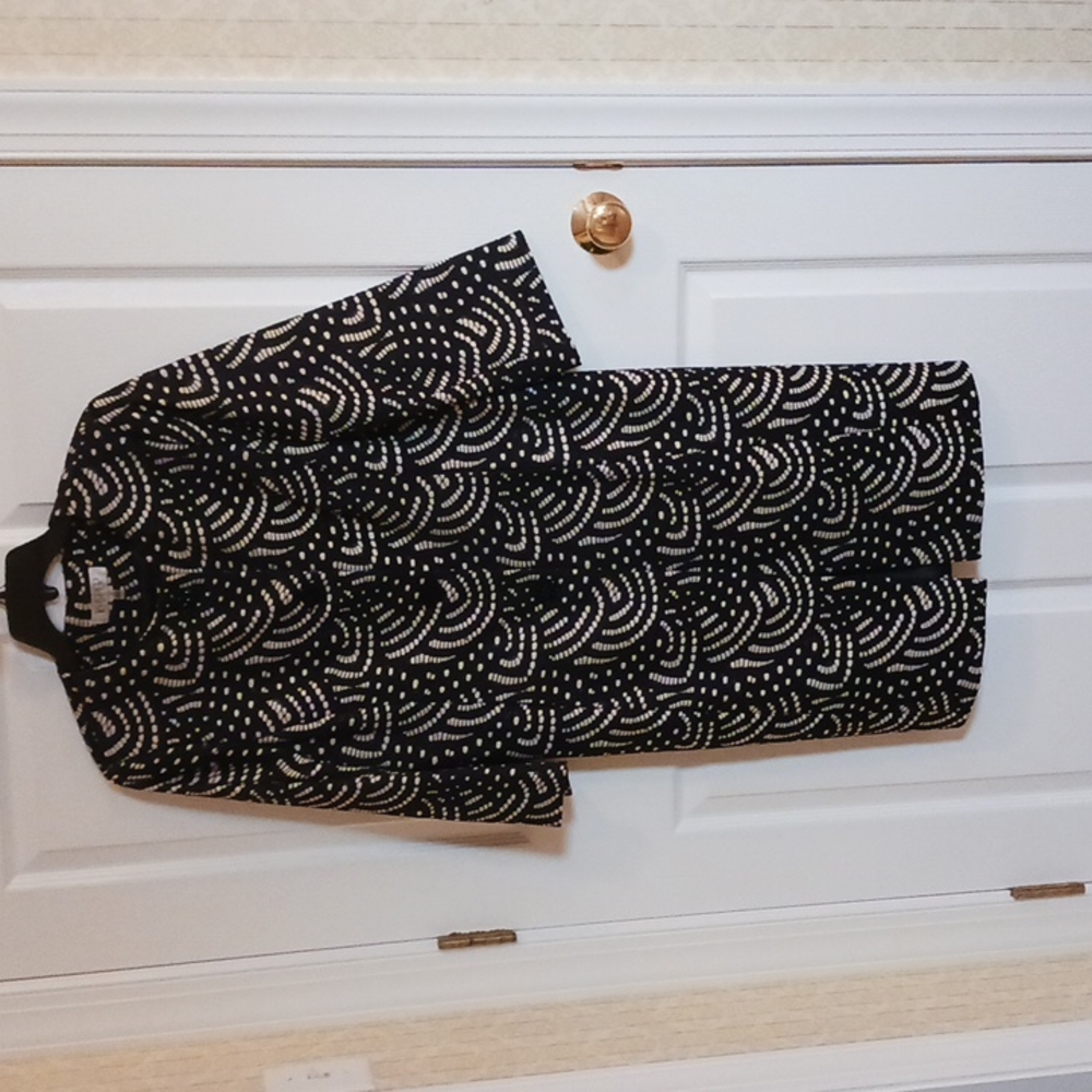 Kasper scalloped black & white coat. 10